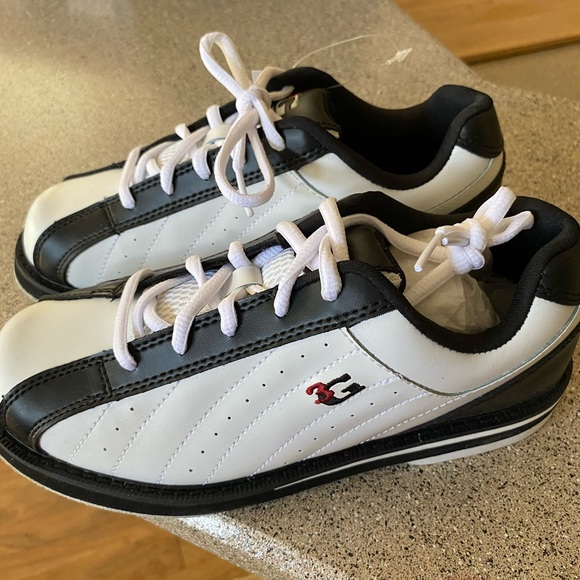 3 G Other - New w/box unisex bowling shoes, comes from smoke and pet free home